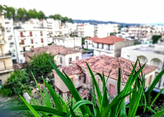 Penthouse In Center Of *